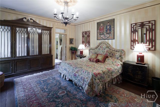 11 W Jones Street, Savannah, GA 31401