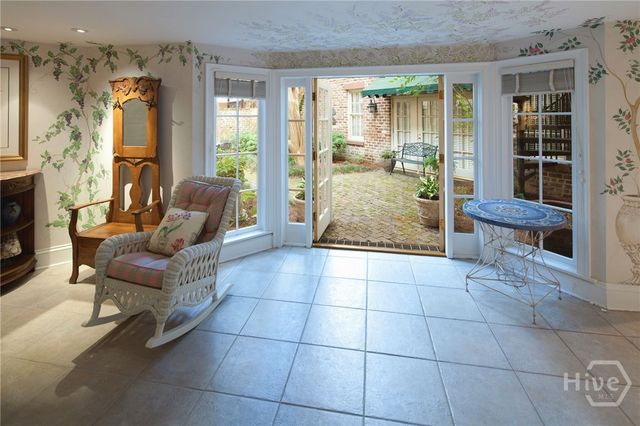 11 W Jones Street, Savannah, GA 31401