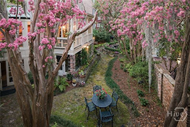 11 W Jones Street, Savannah, GA 31401