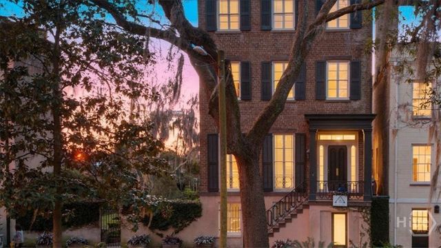 11 W Jones Street, Savannah, GA 31401