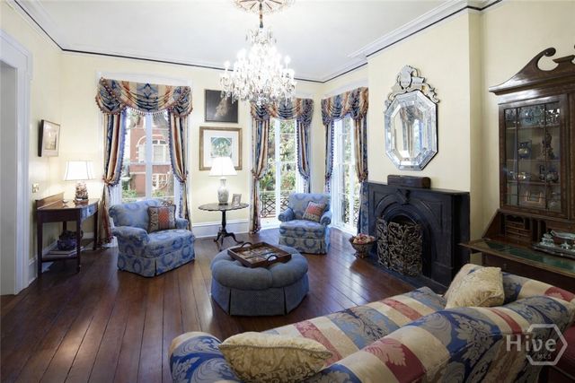 11 W Jones Street, Savannah, GA 31401