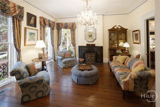 11 W Jones Street, Savannah, GA 31401