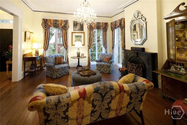 11 W Jones Street, Savannah, GA 31401