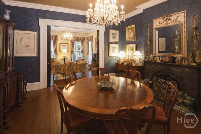 11 W Jones Street, Savannah, GA 31401