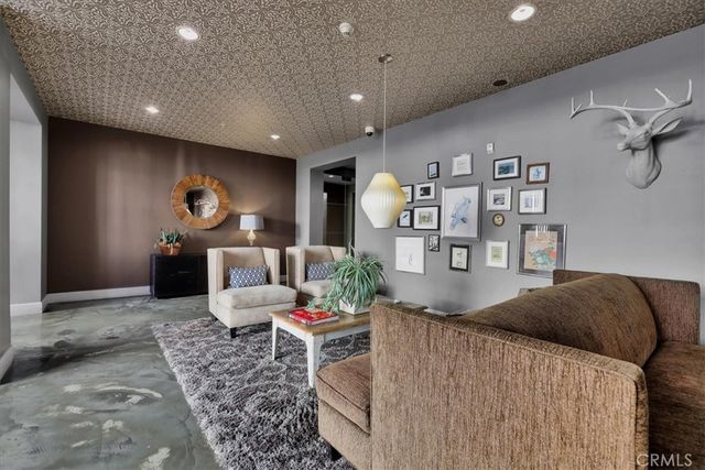 300 E 4th Street 103, Long Beach, CA 90802