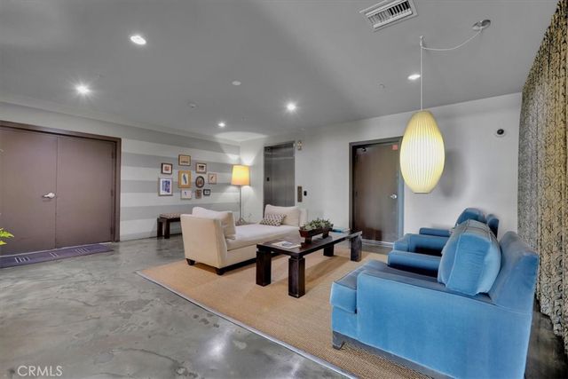 300 E 4th Street 103, Long Beach, CA 90802