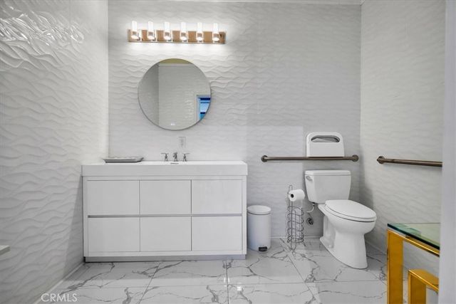 300 E 4th Street 103, Long Beach, CA 90802