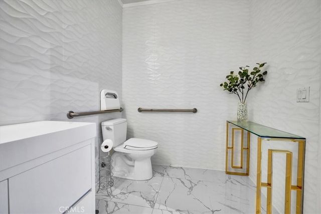 300 E 4th Street 103, Long Beach, CA 90802