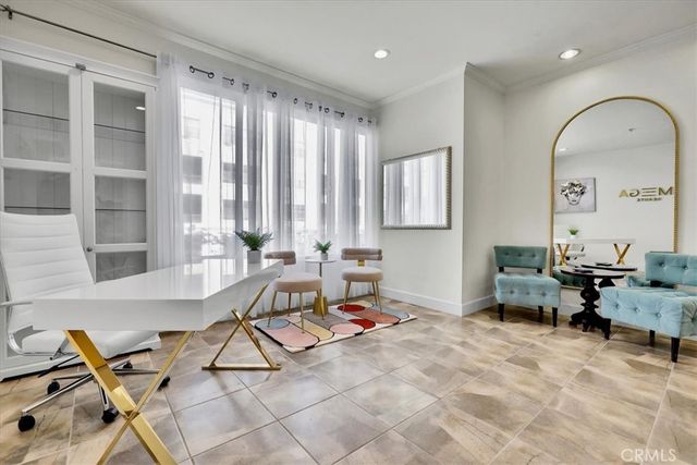 300 E 4th Street 103, Long Beach, CA 90802