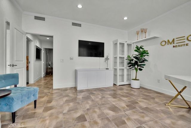 300 E 4th Street 103, Long Beach, CA 90802