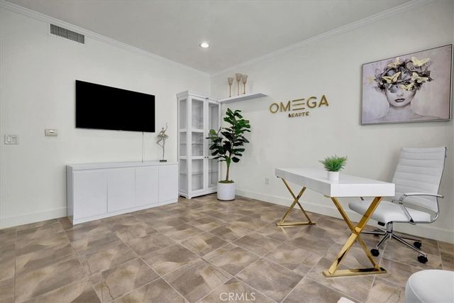 300 E 4th Street 103, Long Beach, CA 90802