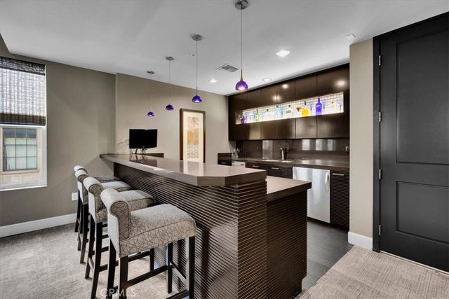 300 E 4th Street 103, Long Beach, CA 90802