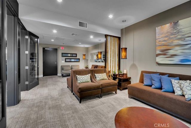 300 E 4th Street 103, Long Beach, CA 90802