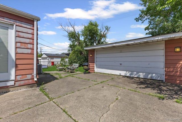 29512 Brentwood Street, Southfield, MI 48076