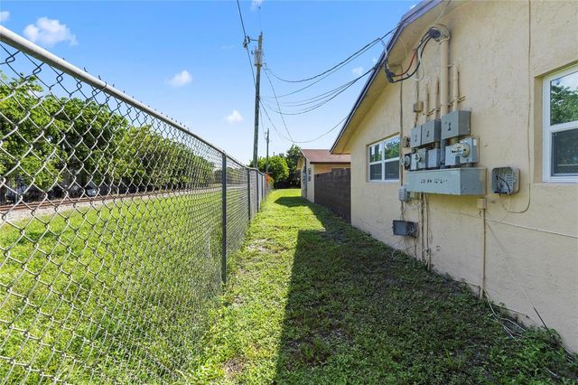 225 NW 12th Court, Pompano Beach, FL 33060