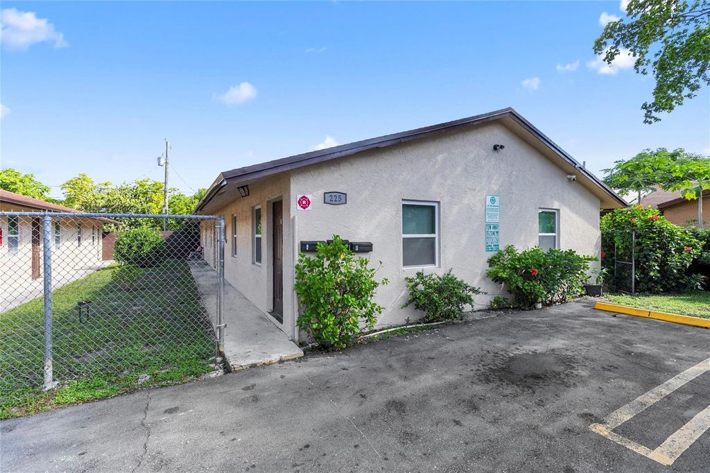 225 NW 12th Court, Pompano Beach, FL 33060