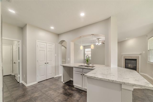 2905 Plum Lake Drive, Pearland, TX 77584