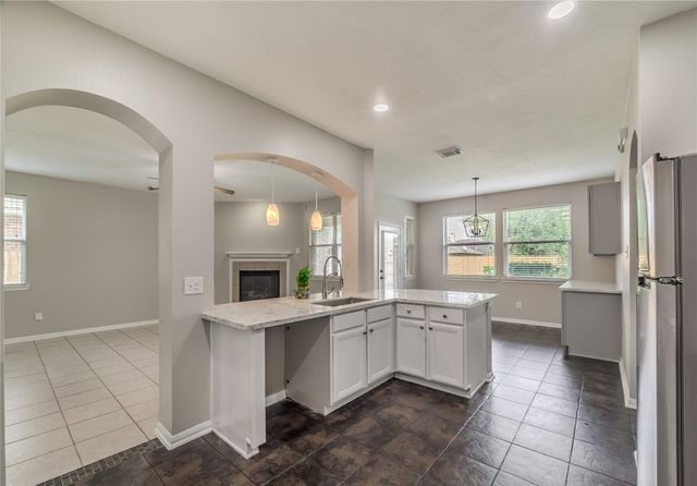 2905 Plum Lake Drive, Pearland, TX 77584