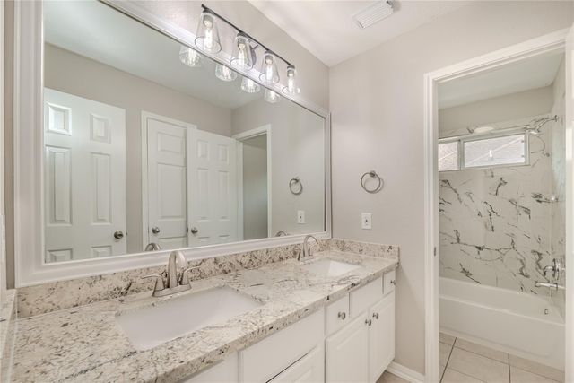 2905 Plum Lake Drive, Pearland, TX 77584