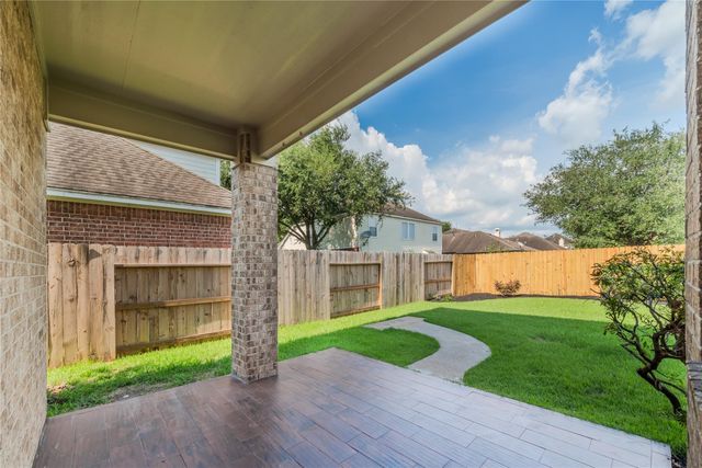 2905 Plum Lake Drive, Pearland, TX 77584