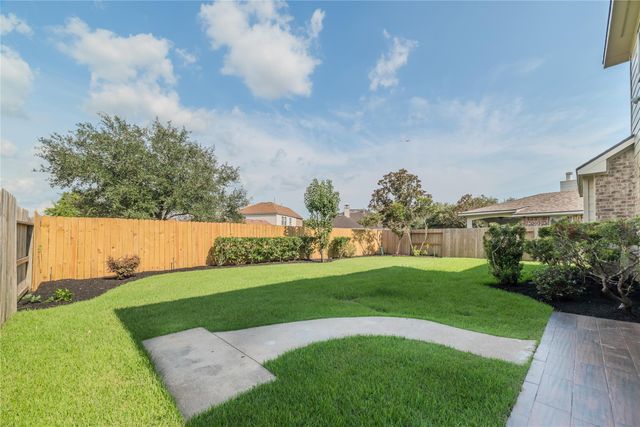 2905 Plum Lake Drive, Pearland, TX 77584