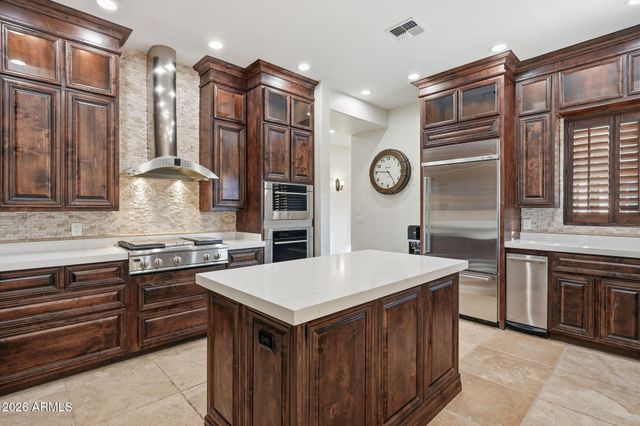 6653 E SWEETWATER Avenue, Scottsdale, AZ 85254