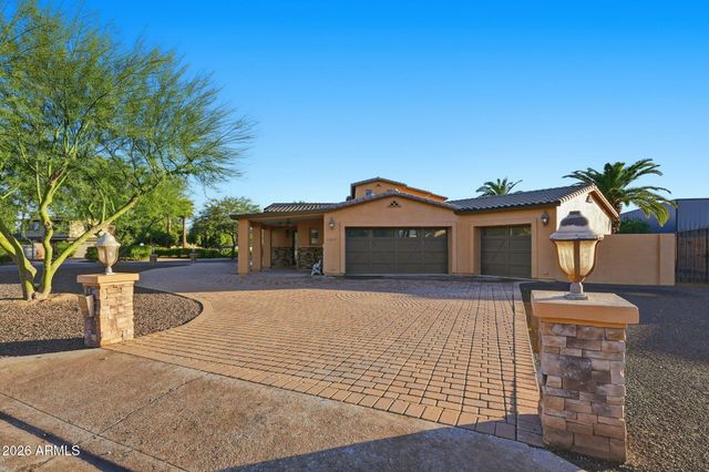 6653 E SWEETWATER Avenue, Scottsdale, AZ 85254