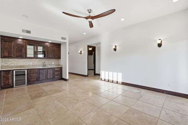 6653 E SWEETWATER Avenue, Scottsdale, AZ 85254