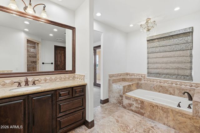 6653 E SWEETWATER Avenue, Scottsdale, AZ 85254