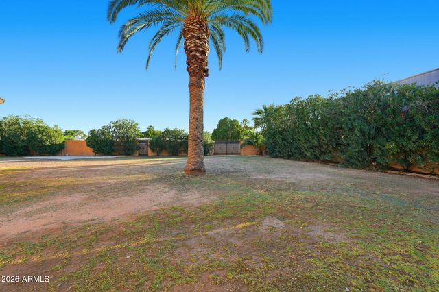 6653 E SWEETWATER Avenue, Scottsdale, AZ 85254