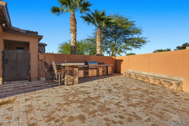 6653 E SWEETWATER Avenue, Scottsdale, AZ 85254