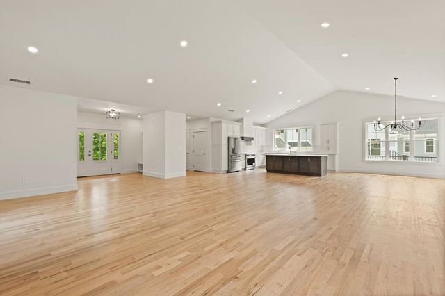 66 Orchard Ave, Johnston, RI 02919