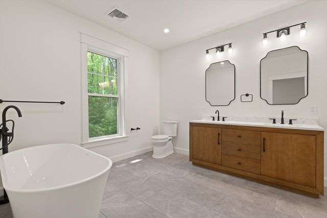 66 Orchard Ave, Johnston, RI 02919