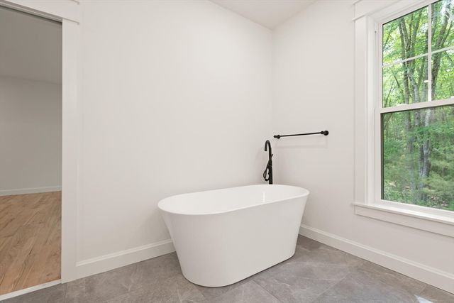 66 Orchard Ave, Johnston, RI 02919