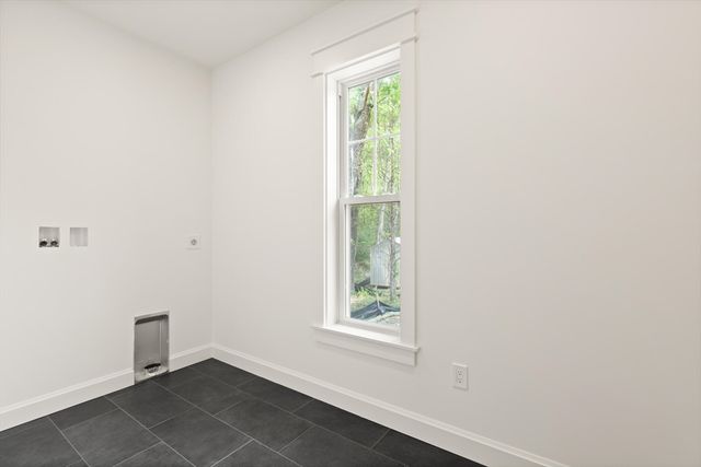 66 Orchard Ave, Johnston, RI 02919