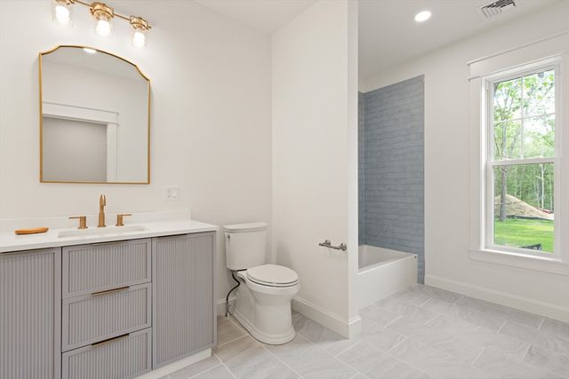 66 Orchard Ave, Johnston, RI 02919