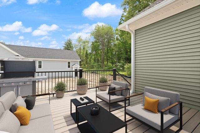 66 Orchard Ave, Johnston, RI 02919