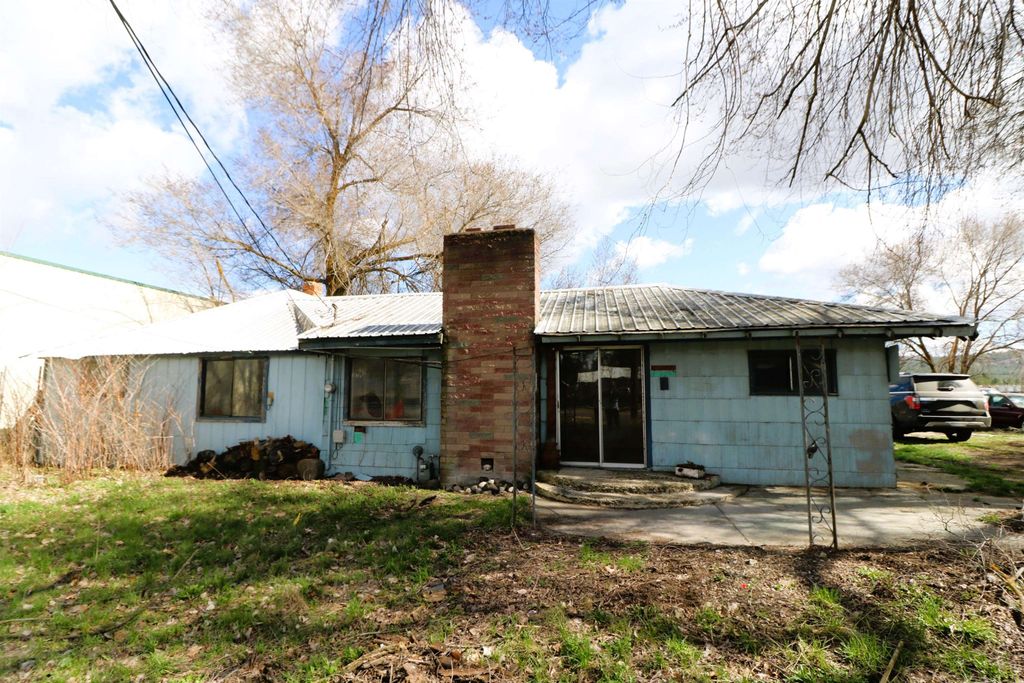 7408 N Market St, Spokane, WA 99217