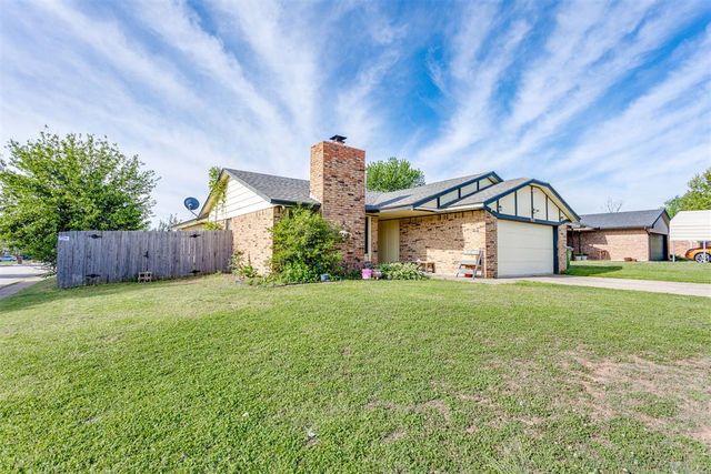 932 Hampton Circle, Yukon, OK 73099