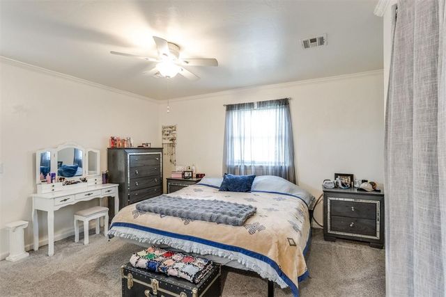 932 Hampton Circle, Yukon, OK 73099