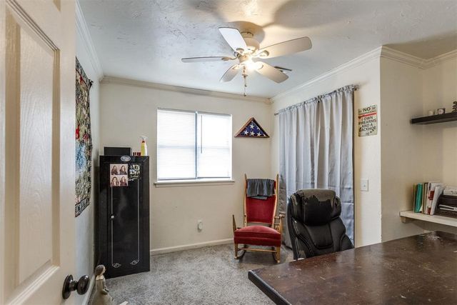 932 Hampton Circle, Yukon, OK 73099