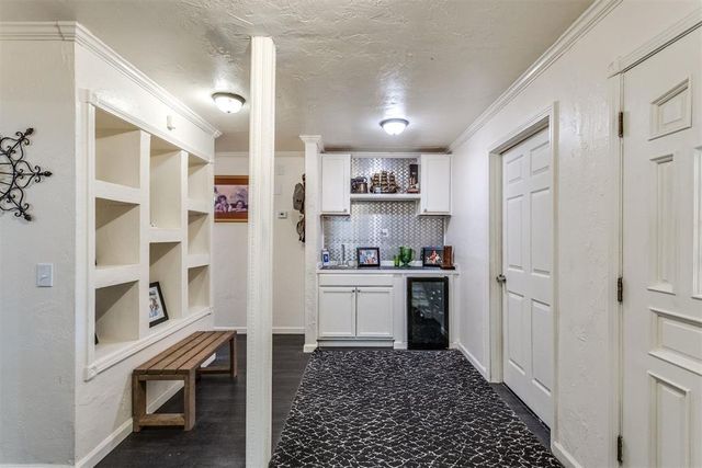 932 Hampton Circle, Yukon, OK 73099