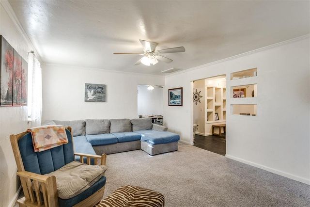 932 Hampton Circle, Yukon, OK 73099