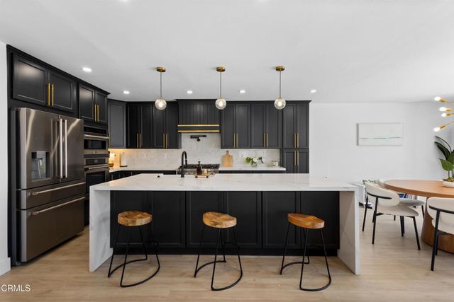 3960 W Hemlock Street, Oxnard, CA 93035