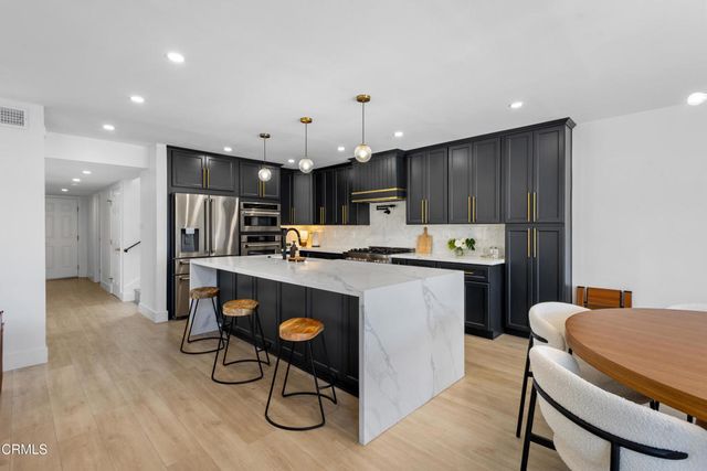 3960 W Hemlock Street, Oxnard, CA 93035