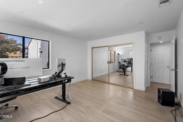 3960 W Hemlock Street, Oxnard, CA 93035