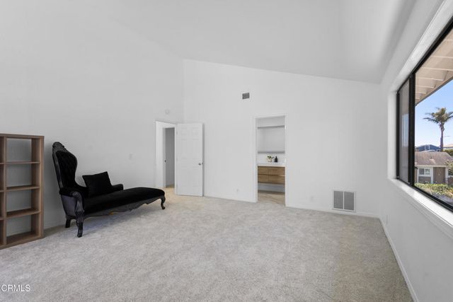 3960 W Hemlock Street, Oxnard, CA 93035