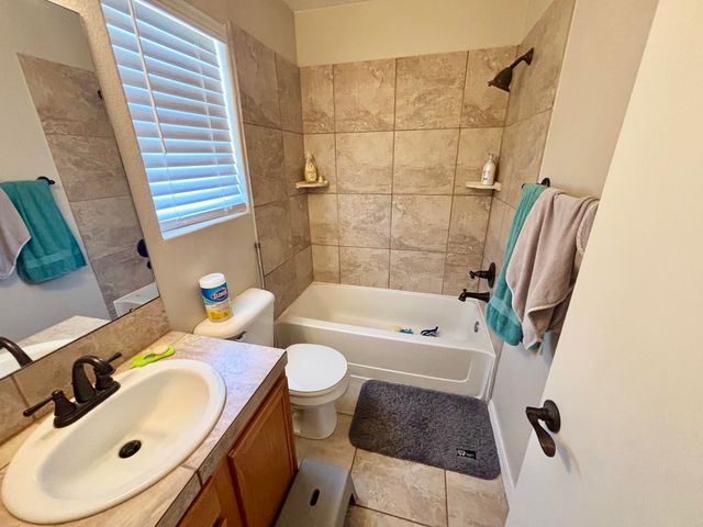 1139 Avenida Las Vistas NW, Los Lunas, NM 87031