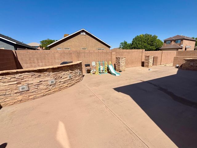 1139 Avenida Las Vistas NW, Los Lunas, NM 87031