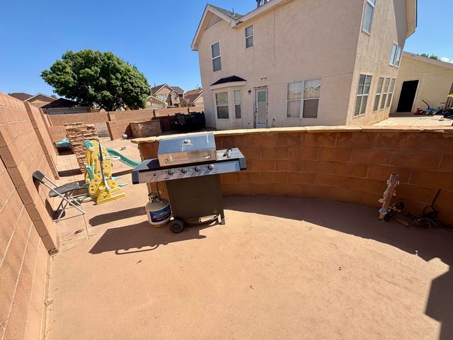 1139 Avenida Las Vistas NW, Los Lunas, NM 87031